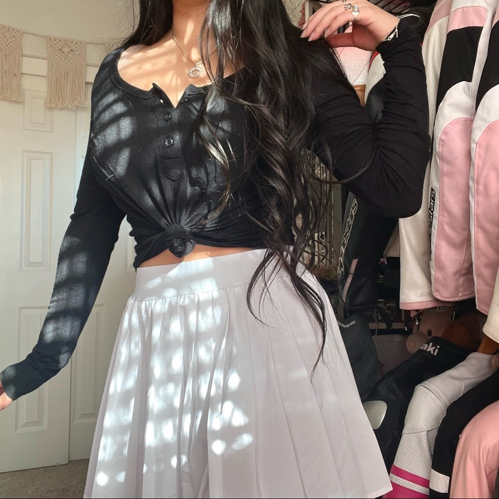♡ BRANDY MELVILLE Black Henley ♡